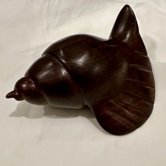 Vintage Seri Desert Ironwood Conch Shell Carving - Picture 2 of 8